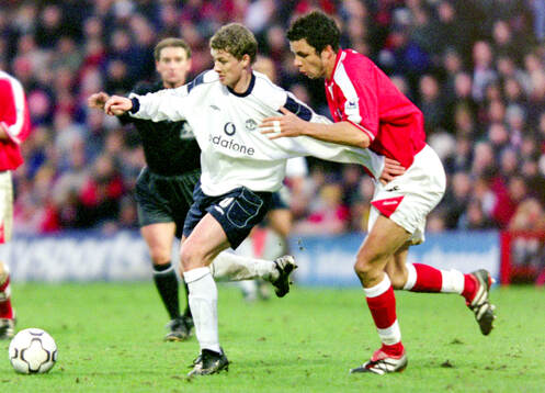 Football, English Premier League 2000-2001, Charlton -