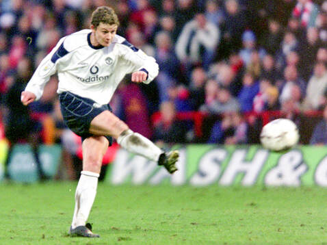 Football, English Premier League 2000-2001, Charlton -