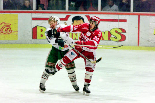 Niklas Karmhag, Rögle, och Henrik Zetterberg, Timrå