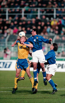 Johan Mjällby, Sverige och Alessio Tacchinardi, Italien