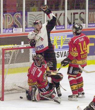 Tomas Sandström jublar