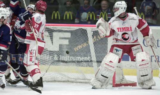 Linköping - Timrå: Ännu en puck sitter i nätet bakom en