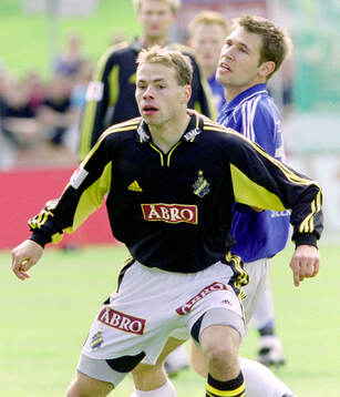 AIK:s Andreas Alm mot Halmstads Stefan Selakovic