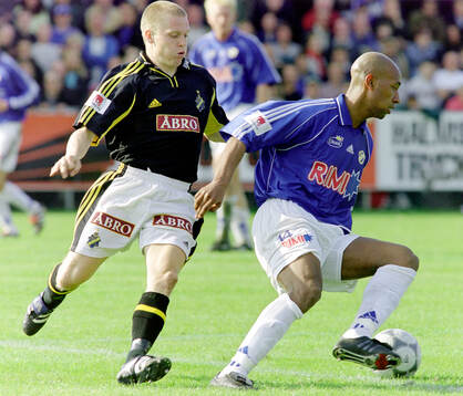 Halmstads Jeffrey Aubynn mot AIK:s Karl Corneliusson