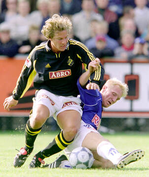 AIK:s Daniel Tjernström mot Halmstads Petter Hansson