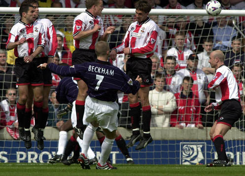 David Beckham, Manchester slår in en frispark