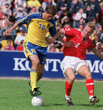 Danmark-Sverige 1-2  (U21) Johan Elmander, Sverige. Lars