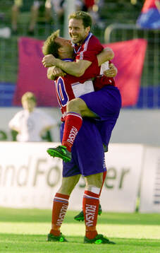 Örgrytes Magnus Källander (t h) jublar