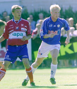 Örgrytes Marcus Allbäck mot Halmstads Petter Hansson