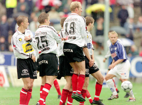 Örebros frisparksmur, fr v Mikael Steen, Fredrik Nordback,