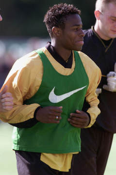 Emile Mpenza, Belgien
