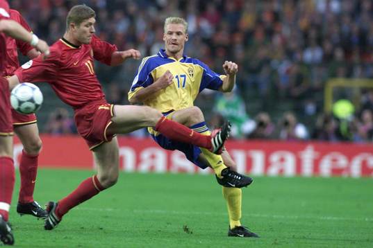 Johan Mjällby, Sverige drar iväg ettt skott