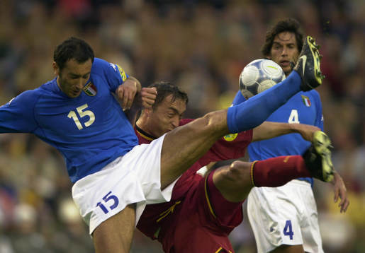 Branko Strupar, Belgien  och Mark Iuliano, Italien
