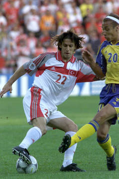 Ümit Davala, Turkiet och Henrik Larsson (Henrik Henke