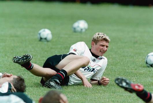 En avslappnad Tore André Flo i centrum
