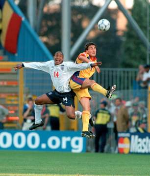 Fotboll, EM. England - Rumänien. Paul Ince, England och