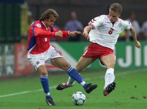 Karel Poborsky, Tjeckien och Jesper Grönkjaer, Danmark