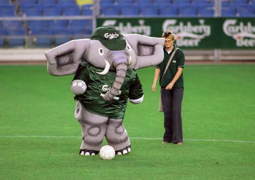 Carlsberg Cup (Maskot)