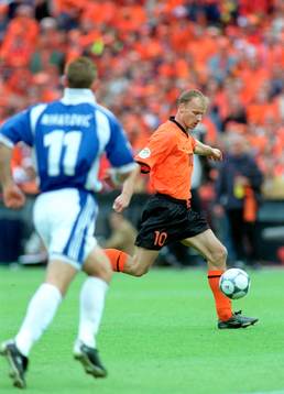 Dennis Bergkamp, Holland