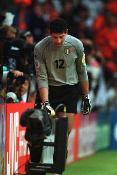 Franscesco Toldo, Italien