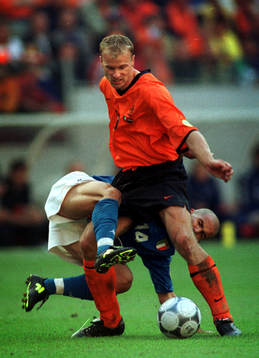 Dennis Bergkamp, Holland och Luigi Di Biagio, Italien