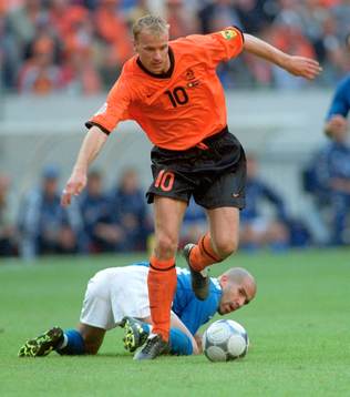 Dennis Bergkamp, Holland
