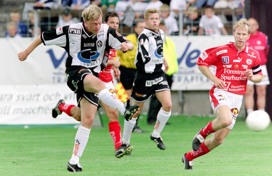 Landskronas Patrik Sundström skjuter
