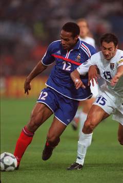 Thierry Henry, Frankrike och Mark Iuliano, Italien