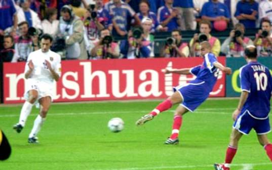 David Trezeguet gör Golden Goal för Frankrike