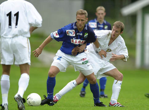 Mattias Dahlgren, Ljungskile täcker bollen för Lee