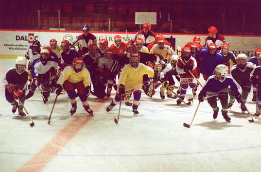 Några ungdomar från Hockeyskolan