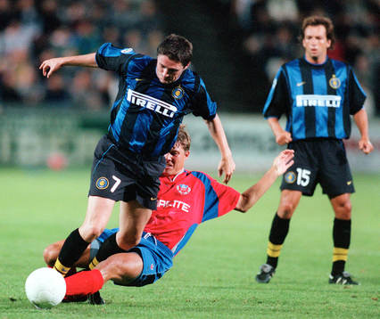 Ola Nilsson, Helsingborg och Robbie Keane och Benoit Cauet,