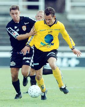 Peter Hiir-Salakka, Mjällby försöker ta sig förbi en