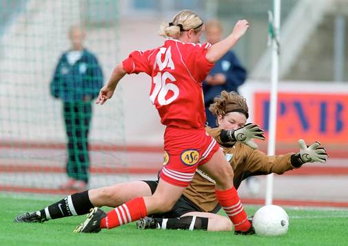 Victoria Svensson, Älvsjö rundar Caroline Jönsson, Malmö