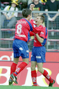 Helsingborgs Nicklas Persson (t h) jublar