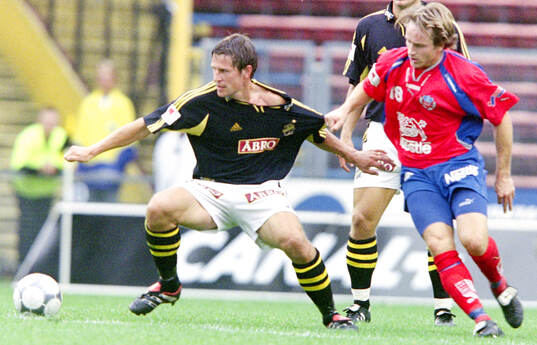 AIK:s Thomas Lagerlöf mot Helsingborgs Lars Bakkerud