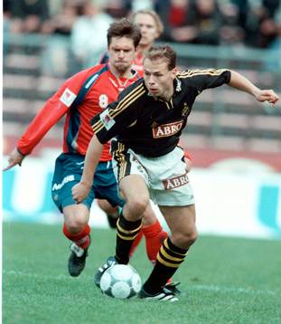 Fotboll, Allsvenskan, AIK - Helsingborg 3-2. Lars Bakkerud