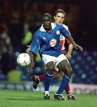 Ade Akinbiyi, Leicester