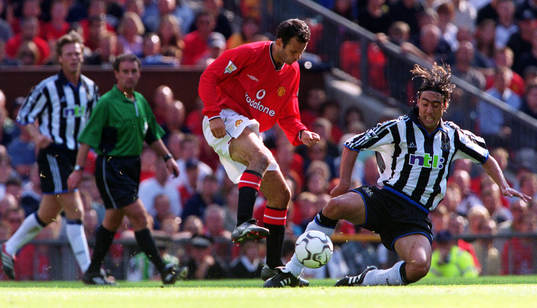Ryan Giggs, Manchester och Daniel Cordone, Newcastle