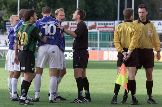Martin Ingvarsson, domare dömde bort ett Halmstad mål