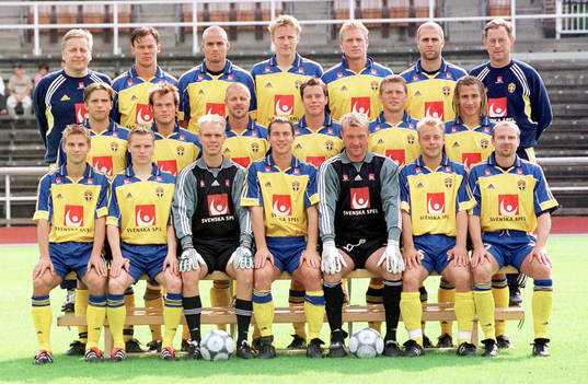 Övre raden fr. v. Tommy Söderberg (förbundskapten),