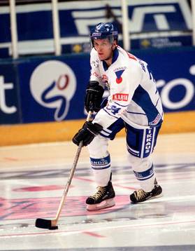 Jyrki Välivaara, Finland