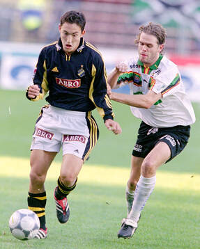 AIK:s Stefan Ishizaki mot GAIS Lasse Johansson