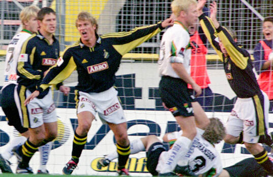 AIK:s Daniel Tjernström jublar