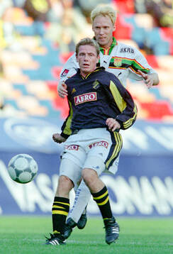AIK:s Christer Mattiasson och GAIS Magnus Sköldmark