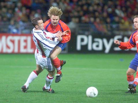 Björn Johansen, Helsingborg stoppas av Patrik Andersson,