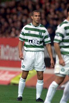 Styrkan satt inte i håret. Henrik Larsson i sin nya frisyr