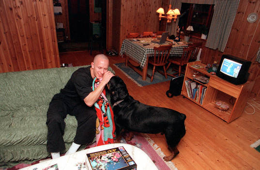 Garret Kusch, Mjällby och rotweilern Thunder (hund,