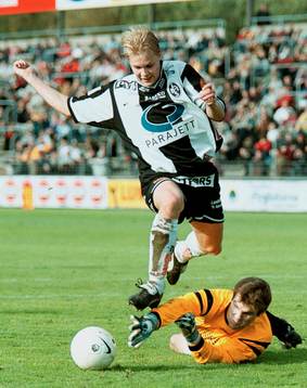 Matthias Eklund är nära att göra mål