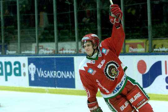 Mikael Kahnberg, Frölunda fastställer slutresultatet 8-2